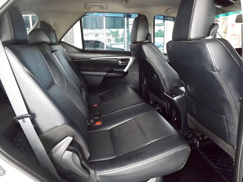 รหัสรถ KCY8558 TOYOTA FORTUNER 2.4V AUTO 4WD ปี 2021 12