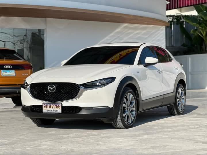 Mazda CX-30 สีขาว 3