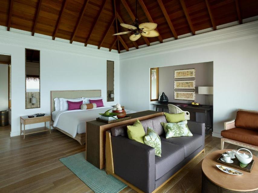 Dusit Thani Maldives ห้องพักกลางน้ำ มีสระว่ายน้ำ 4 วัน 3 คืน เริ่มต้น 76,400 บาทต่อท่าน 4