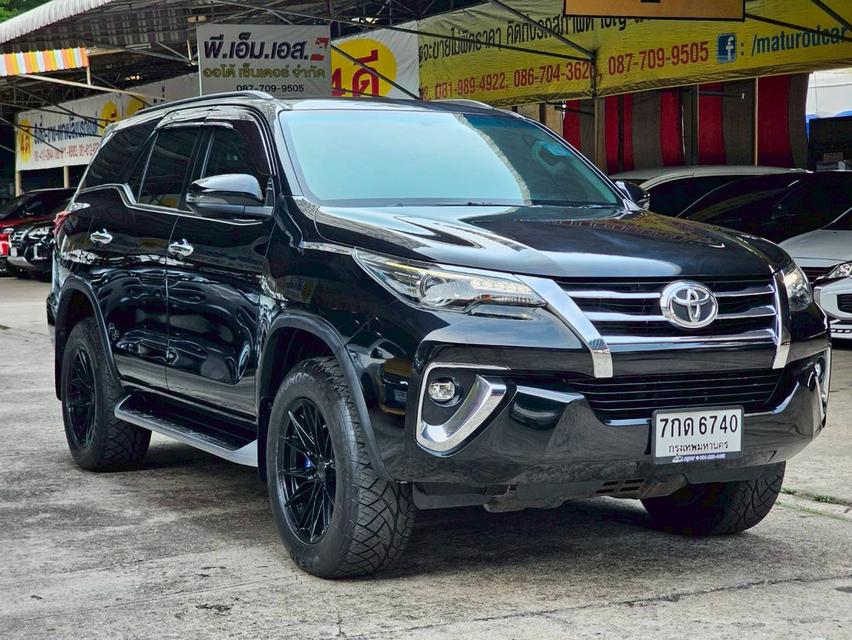 TOYOTA FORTUNER 2.4 V ปี 18 AT