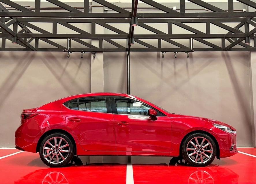 2018 MAZDA3 2.0SP รถมือเดียว 60,000 กม สภาพป้ายแดง รถเข้าศูนย์ทุกระยะ ไม่เคยมีอุบัติเหตุครับ