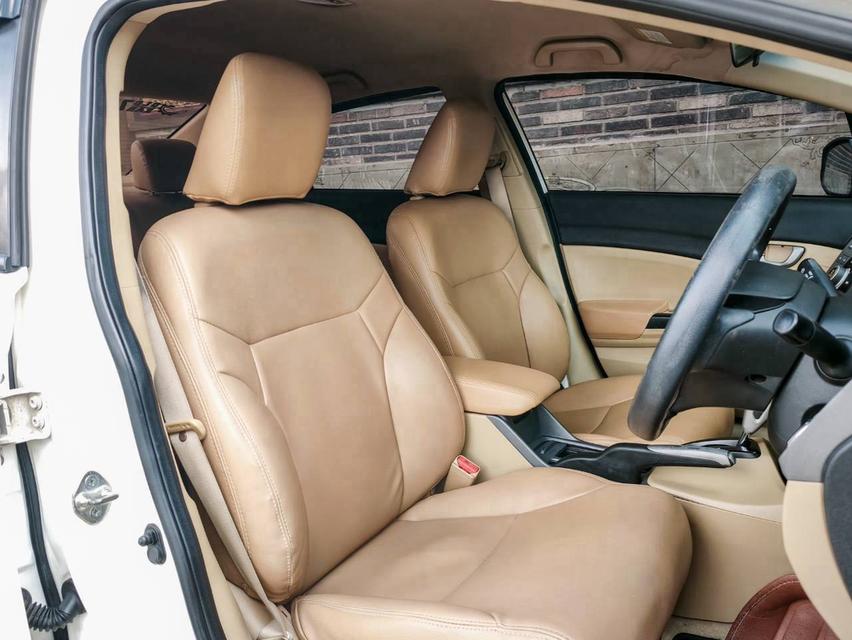 (แจ้งรหัสรถ QT1947) Honda Civic FB 1.8 E เกียร์ Auto สีขาว ปี2013 รูปที่ 11