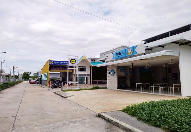 เซ้งและให้เช่าพื้นที่ประกอบธุรกิจ อาคาร 1 ชั้น ซอยลาดปลาเค้า 8 ทำเลดี 10