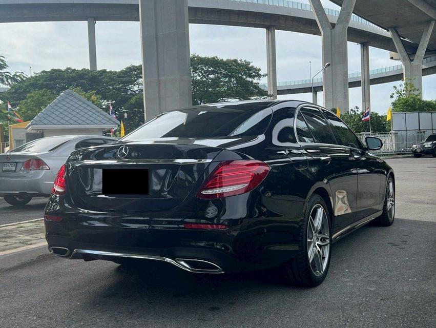 รถเข้าใหม่! MERCEDES-BENZ E220d AMG Dynamic ปี 2016 (จดทะเบียน 2017) สีดำ 2