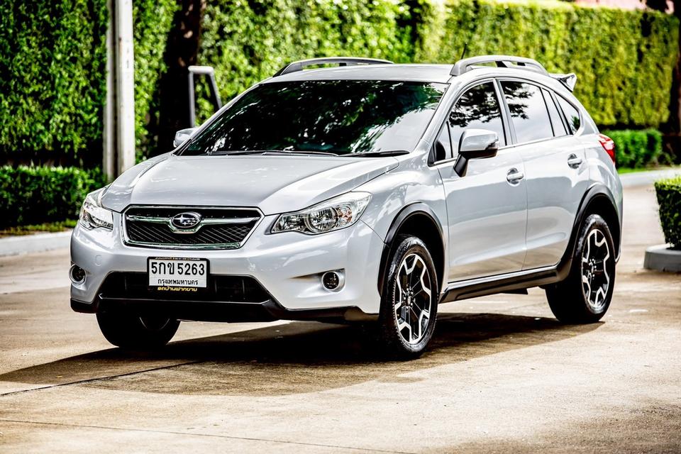 Subaru Xv 2.0 AWD สีเทา ปี 2015