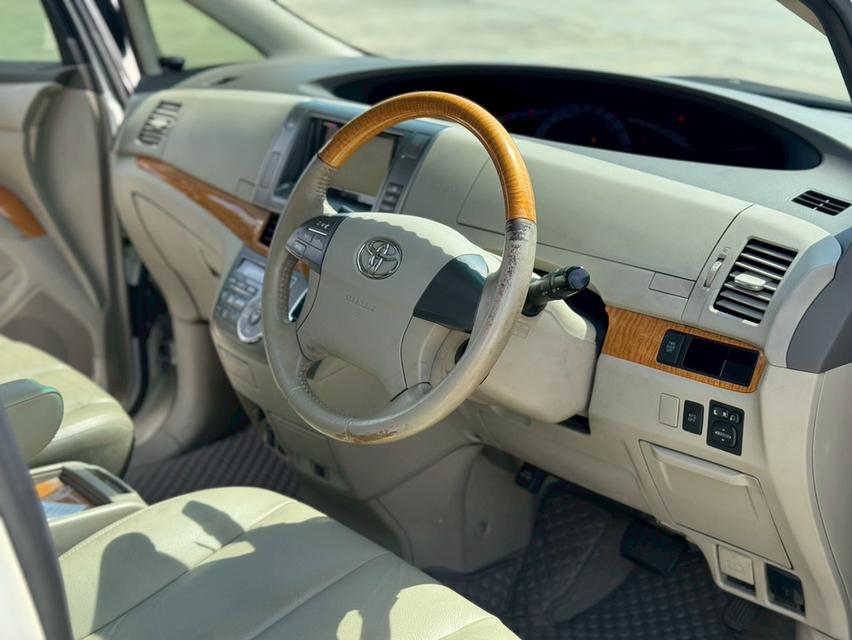 TOYOTA ESTIMA 2.4 wagon. Y2011. สีขาว  ออโต้  17