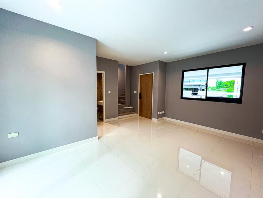 ขายทาวน์โฮม3ชั้น+Rooftop เกษตรนวมินทร์ วิวทะเลสาบ แปลงมุม  3