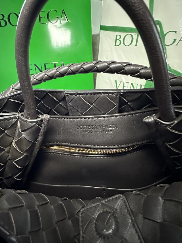 รุ่น -Bottega Veneta Andiamo Medium Shoulder Bag 6