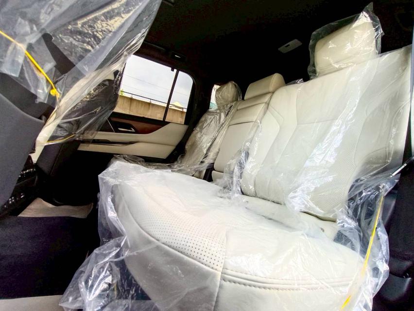 รหัสรถ PEAT53 LEXUS LX600 7 seat เครื่อง 3.5 turbo 415 แรงม้า 13