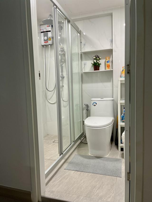 Condo Room, 50 sqm, Fully Renovated , 300 meters from BTS Phaya Thai ,with Home Gym Corner with tree  view 9