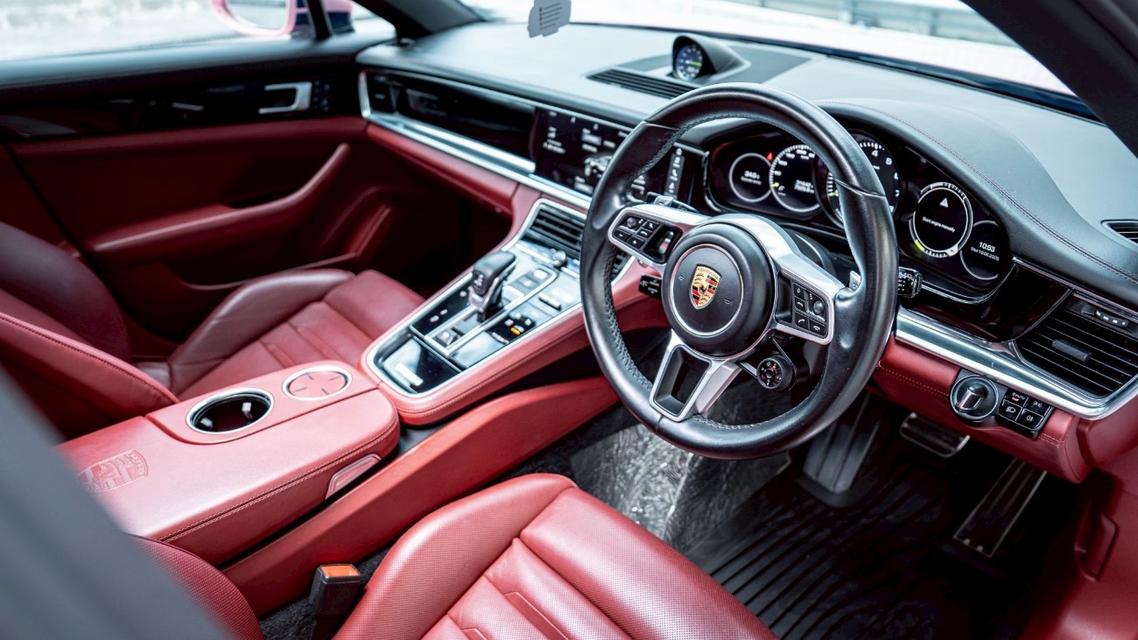 Porsche Panamera 4 E-Hybrid Executive 2018 สีขาว Wrap กันรอยสีชมพู รูปที่ 11