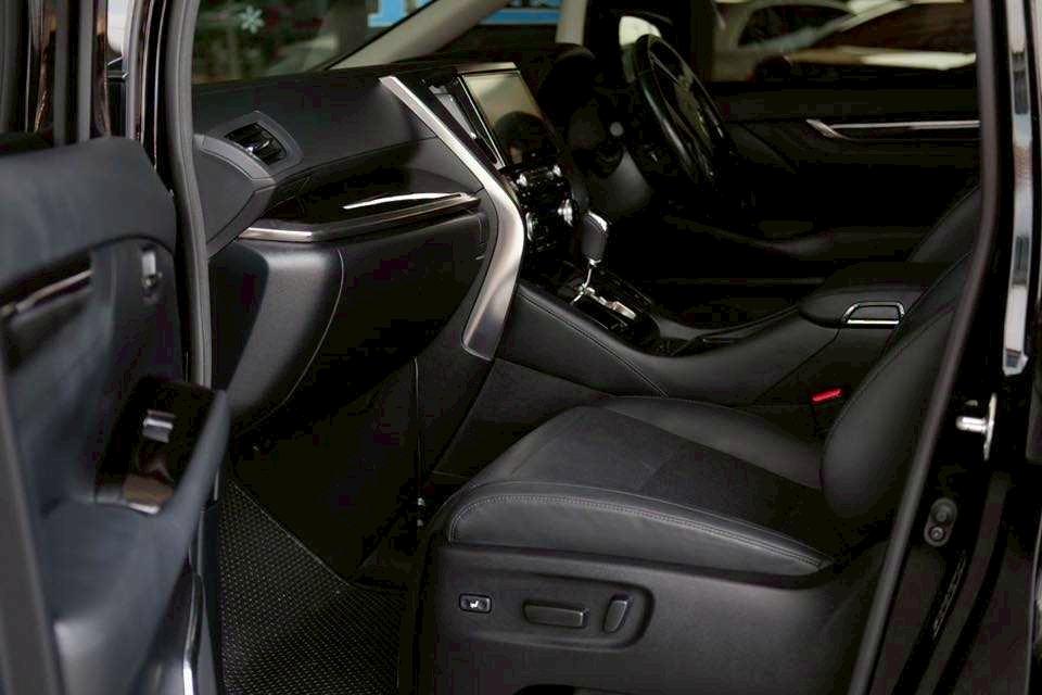 Toyota Alphard 2.5 SC Package 2022 สีดำ มือเดียวไมล์น้อย สีเดิมทั้งคัน รูปที่ 16