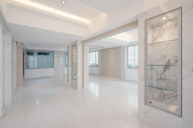 ขาย Town home 3 ชั้นหลังใหญ่ย่านอโศก 48 ตรว. 440 ตร.ม. ซอยสุขุมวิท 15 กล้โรงเรียนนานาชาติ NIST ใกล้ BTS อโศก, Terminal 2 3