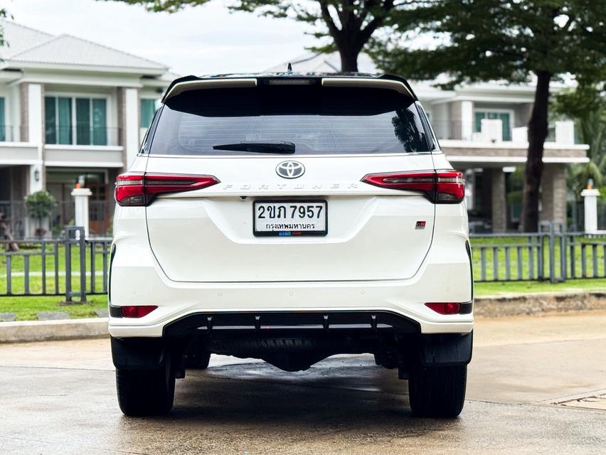 (แจ้งรหัสรถ AVA7357) 💥⭐️ Toyota Fortuner 2.8 GR Sport AT 4WD Black Top ปี 2022 รูปย่อยที่ 4
