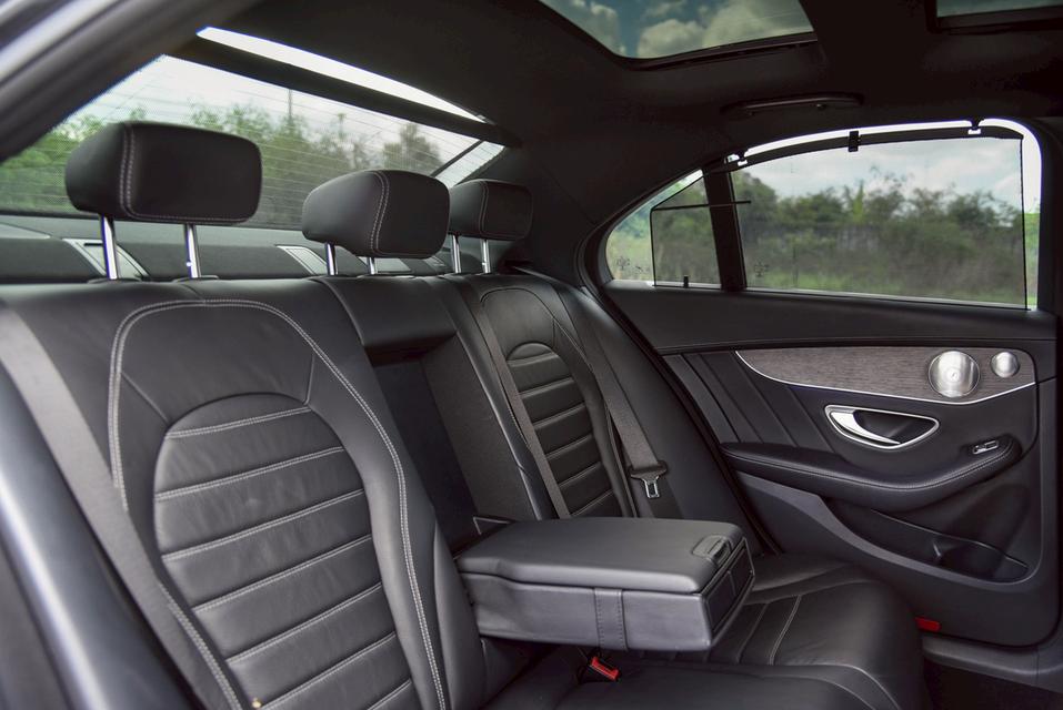 รหัสรถ CBL2266 Mercedes-Benz C220d AMG Dynamic [W205] AT 2021 11