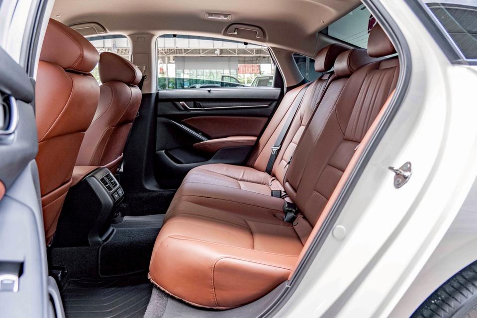 รหัสรถ NP7299 รุ่นรถ : HONDA ACCORD 1.5EL TURBOปีรถ : 2022 13