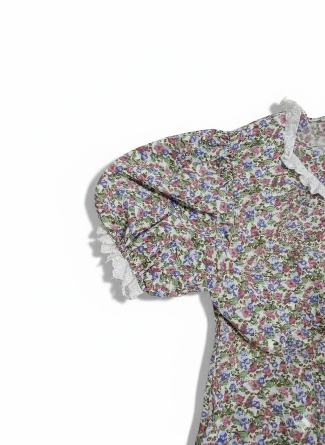 เดรสขาสั้นแขนตุ๊กตาลายดอกไม้ รูปที่ 2