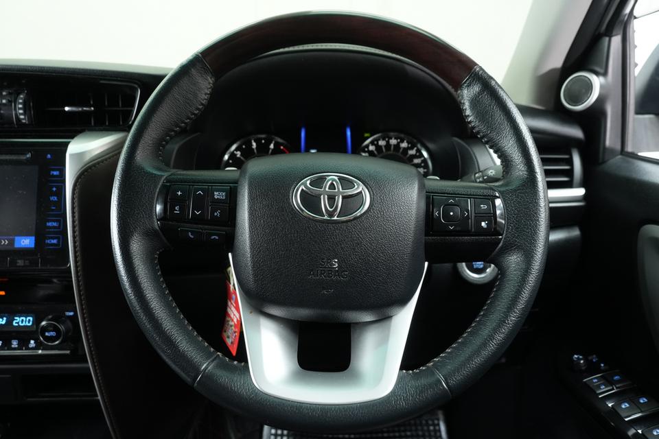 2019 TOYOTA FORTUNER 2.4 V 2WD SUV สีขาว เลขไมล์ 113171 กม. 9