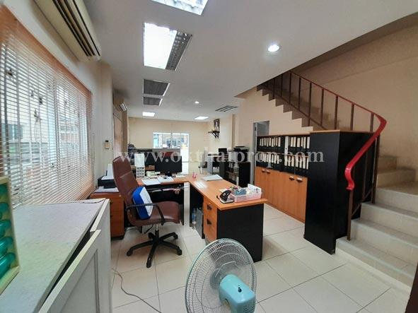 โฮมออฟฟิศ 4 ชั้น หมู่บ้านฉัตรหลวง 9 ถนนรังสิต-ปทุมธานี 2