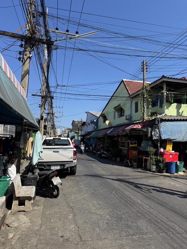 ทาวน์เฮ้าส์ 2 ชั้น ทำเลทอง ใจกลางตลาดสี่มุมเมือง เหมาะสำหรับนักลงทุน ปล่อยเช่าต่อได้ทันที มีรายได้สม่ำเสมอ 17