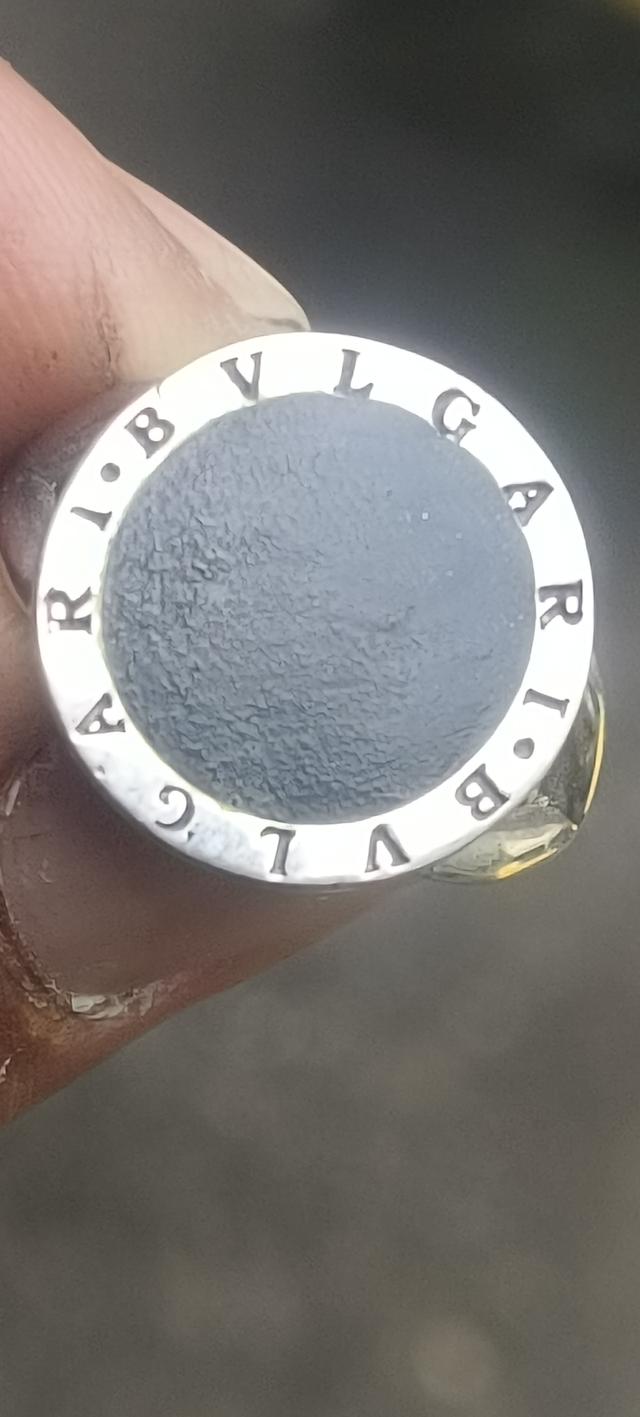 แหวน Bvlgari รุ่น Save the Children ผลิตจากเงินสเตอร์ลิง (Sterling Silver) ตัดกับเซรามิกสีดำ