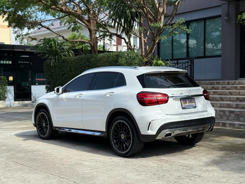 2020 BENZ GLA 250 AMG FACELIFT รถมือเดียวออกป้ายแดง รถวิ่งน้อย เข้าศูนย์ทุกระยะ รถไม่เคยมีอุบัติเหตุครับ 6