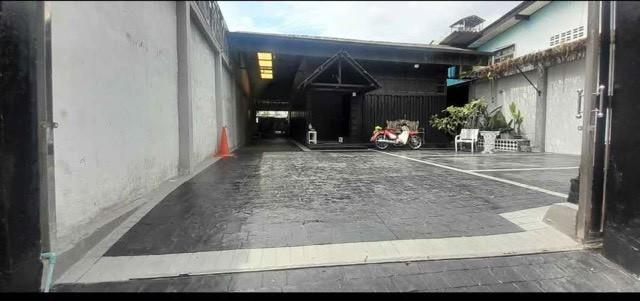 ให้เช่าออฟฟิศสตูดิโอ 1ชั้น ซอยลาดพร้าว 134 ตรงข้าม รพ.เวชธานี จอดรถได้สูงสุด 7 คัน ใกล้เดอะมอลล์บางกะปิ 6