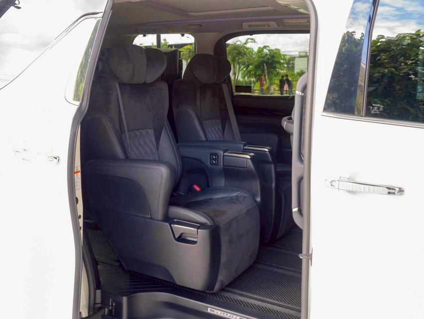 Toyota Vellfire 2.4ZG Edition ปีจด 2016 17