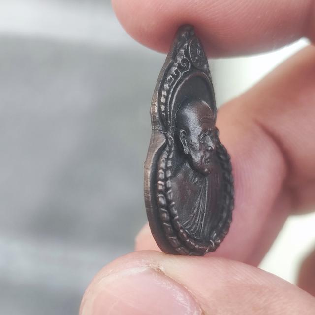 เหรียญหล่อหลวงปู่ภู วัดอินทรวิหาร อนุสรณ์150ปี 2521 นวะโลหะ รูปที่ 4