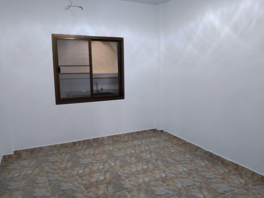 ทาวเฮ้าส์ชั้นเดียว 21 ตรว. หมู่บ้านโชติกา ซอย 5 ต.หนองกะขะ อ.พานทอง จ.ชลบุรี 5