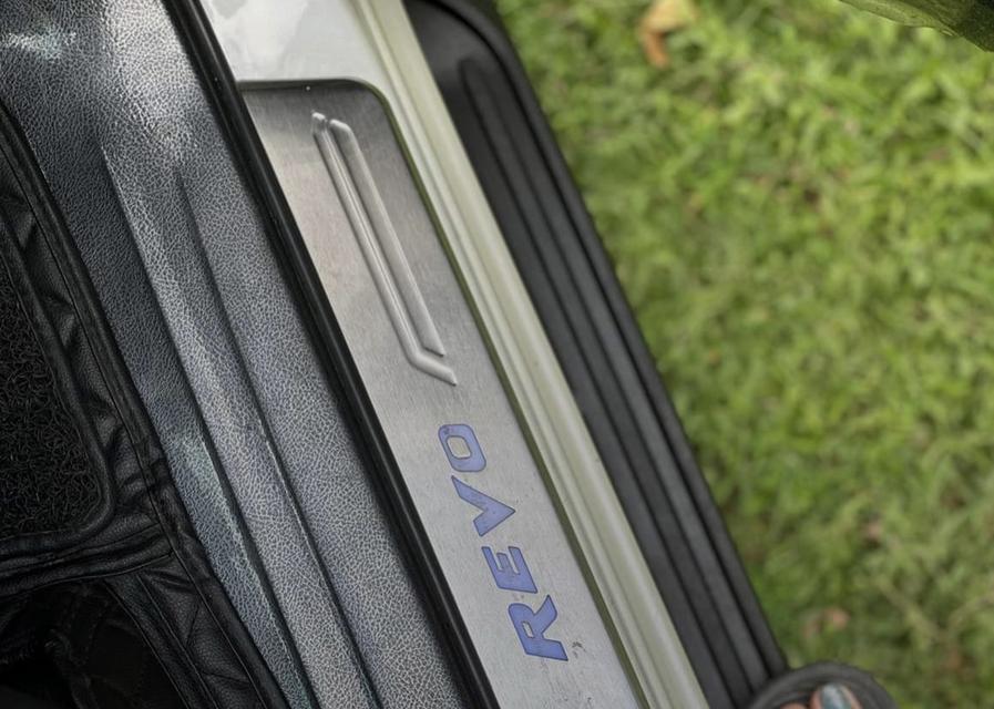 Toyota revo Rocco 4wd 2.8 ปี2019 10