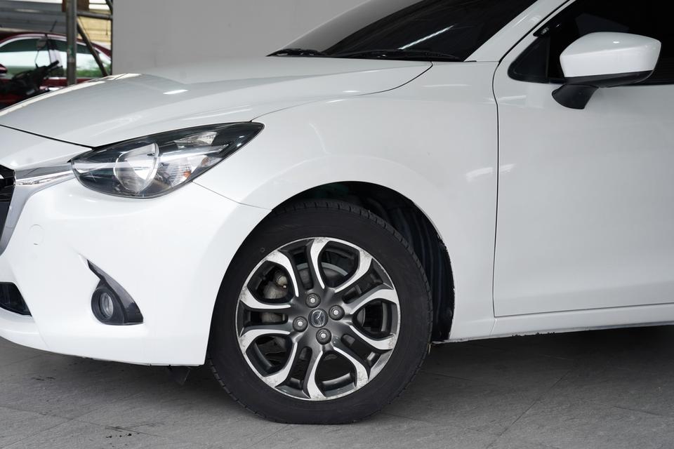 MAZDA2 1.5 L Diesel High AT 5 ประตู 2015 สีขาว 16