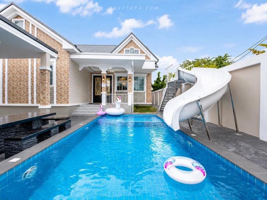 For Sale — Modern Luxury House with Pool 93sqw 400sqm 3bedrooms 3 bathrooms near international schools, local market, and motorway. 2