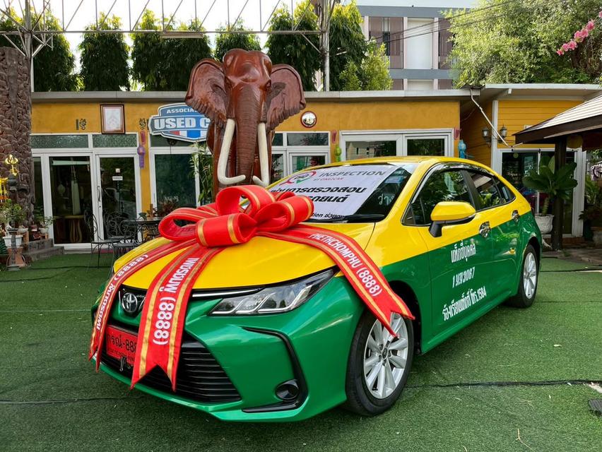 Toyota Corolla Altis 1.6  G ปี2024 เลขไมล์แท้ 35,xxx กม. เกียร์อัตโนมัติ เครื่องยนต์ เบนซิน / LPG  สี เหลือง-เขียว