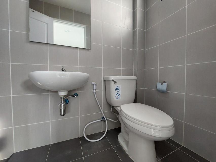 ให้เช่าทาวน์โฮม หลังมุม 26 ตรว. พื้นที่ข้างบ้านกว้าง 2 เมตร เจษฎา 11 รังสิต คลอง 2 ใกล้นิคมนวนคร เดินทางสะดวก เชื่อมออกพหลโยธินได้ 10