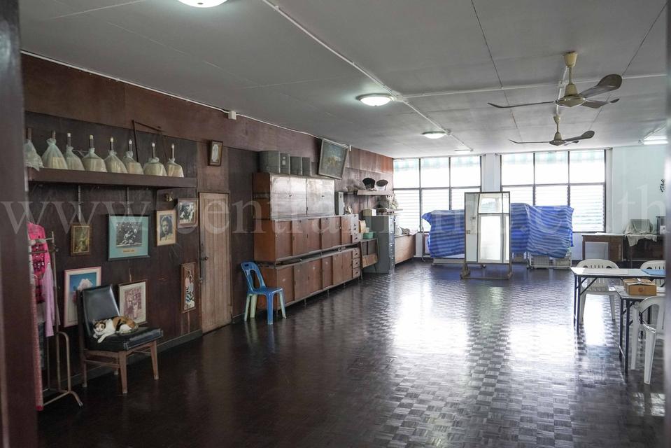 ที่ดิน ใจกลางเมือง ติดถนน เขตดุสิต พร้อมอาคาร 2 หลัง 14