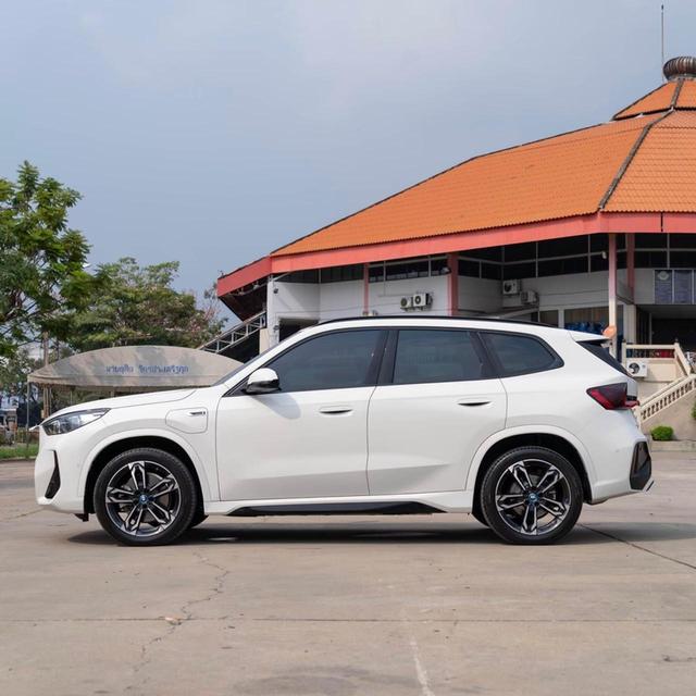 รหัสรถ 12AT3612 BMW X1 1.5 xDrive30e M Sport ( Plug-in Hybrid ) | ปีจดทะเบียน : 2023 5