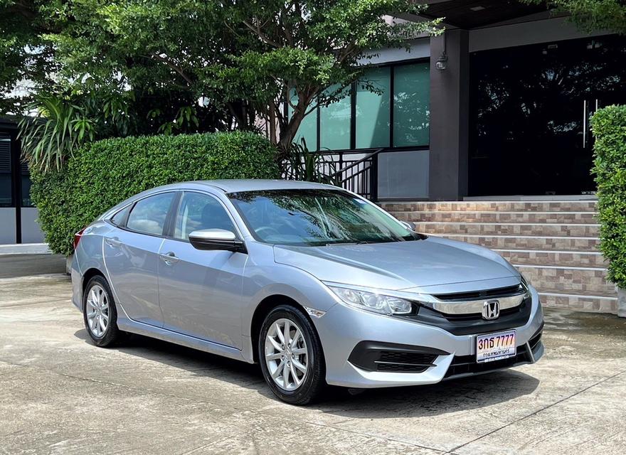 2018 HONDA CIVIC FC 1.8 รถมือเดียวออกป้ายแดง วิ่งน้อยเพียง 60,000 กม รถเข้าศูนย์ทุกระยะ ไม่เคยมีอุบัติเหตุครับ