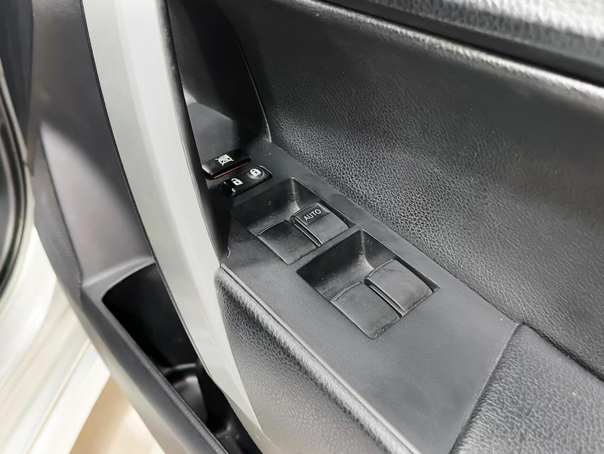 TOYOTA COROLLA ALTIS 1.8 ESPORT ปี 2019 สีบรอนซ์  เกียร์ AT  ไมล์ 56,XXX 8