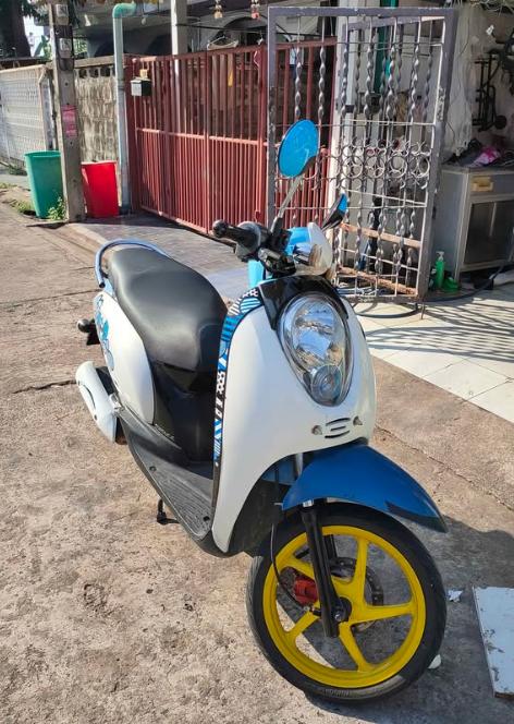 Honda Scoopy i สีขาวฟ้า 4