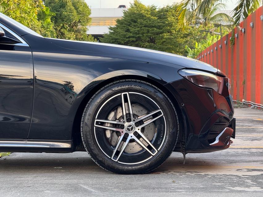 Mercedes-Benz E220d AMG Lineปี 2024 สีดำ เลขไมล์ 30,000 กม.💰ราคา 2,750,000 บาท📍Warranty: หมด 30/08/2027 รูปที่ 7