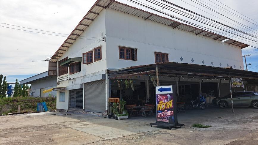 ขายด่วน อาคารพาณิชย์ 2 ชั้น 4 คูหา ติดถนนหลัก 4 เลน ใกล้สี่แยกเลี่ยงเมืองไผ่ขวาง สุพรรณบุรี มีผู้เช่าอยู่แล้ว เหมาะสำหรับลงทุนหรือประกอบธุรกิจ