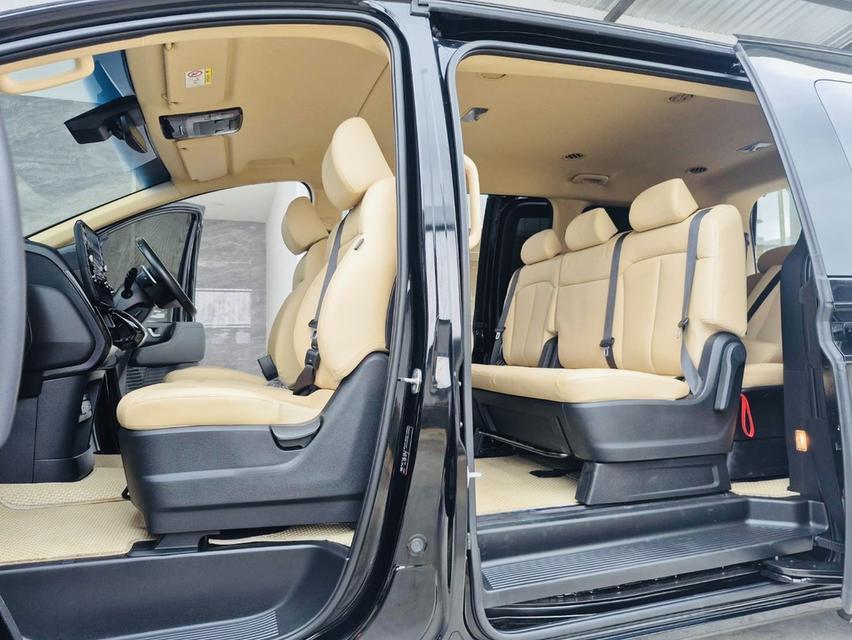 เพียง 20,000 กิโล HYUNDAI STARIA SEL รถสวย โทร.0922639576 เอ๋ 16