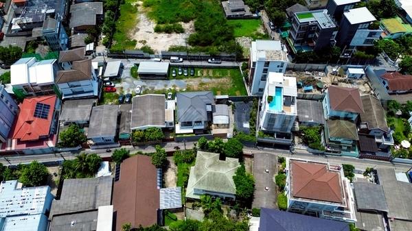 บ้านเดี่ยว 137 ตร.วา ซอย ชัยพฤกษ์ สุขุมวิท 65 - เอกมัย ทำเลดี 17