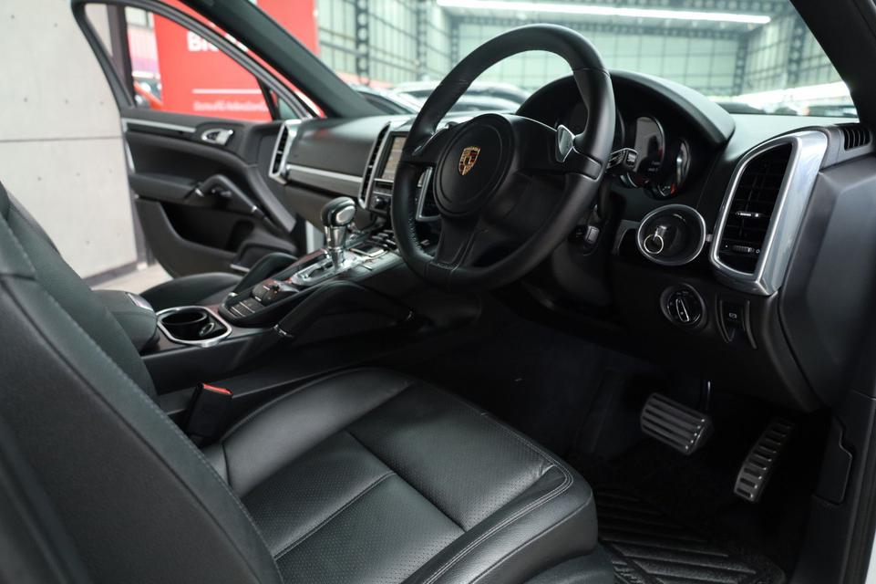 2014 Porsche Cayenne 3.0 S Hybrid 4WD SUV AT 4