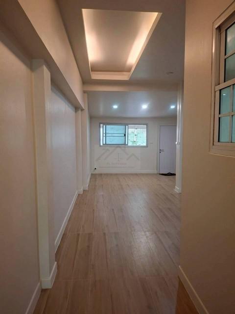 ให้เช่าโฮมออฟฟิศ 4 ชั้น 360 ตรม. ติดถนนทวีมิตร พระราม 9 ซอย 7 ใกล้แยก อสมท. ใกล้ MRT พระราม 9 ตกแต่งพร้อมใช้ 7