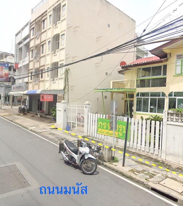 ขายบ้านเก่าสวย 2หลังติดถนนมนัส ใกล้ลานย่าโม ทำเลการค้า เหมาะพัฒนาเป็นบ้านพักส่วนตัวในทำเลเกาะเมือง หรือเป็นร้านอาหาร,คลีนิค, โรงแรม,สำนักงาน 8