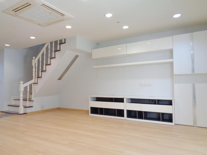 🚩 บ้านรีโนเวท ทาวน์โฮม 3 ชั้น หลังใหญ่ โครงการ เดอะ รีโน่ นวมินทร์ ติดห้างโลตัสนวมินทร์ 7