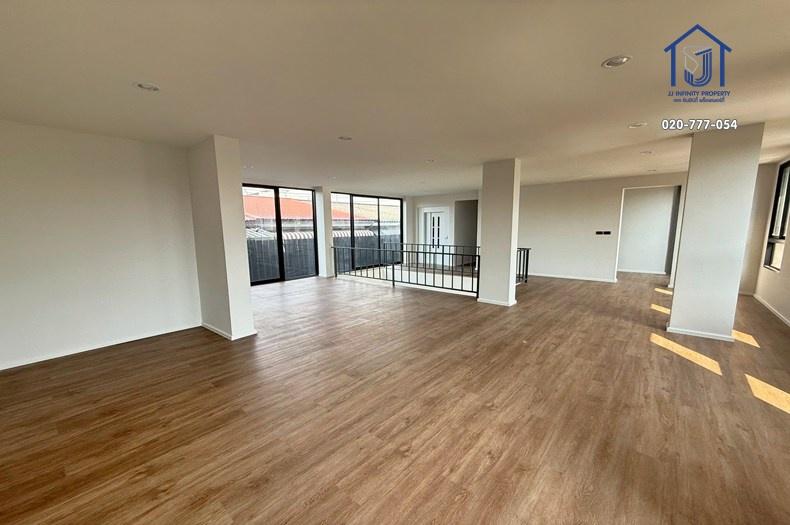 ขายโฮมออฟฟิศ 3.5 ชั้น บริทตัน ซอยลาดพร้าว 41 แยก 16 พร้อมลิฟต์ส่วนตัว ใกล้MRT สถานีภาวนา 6