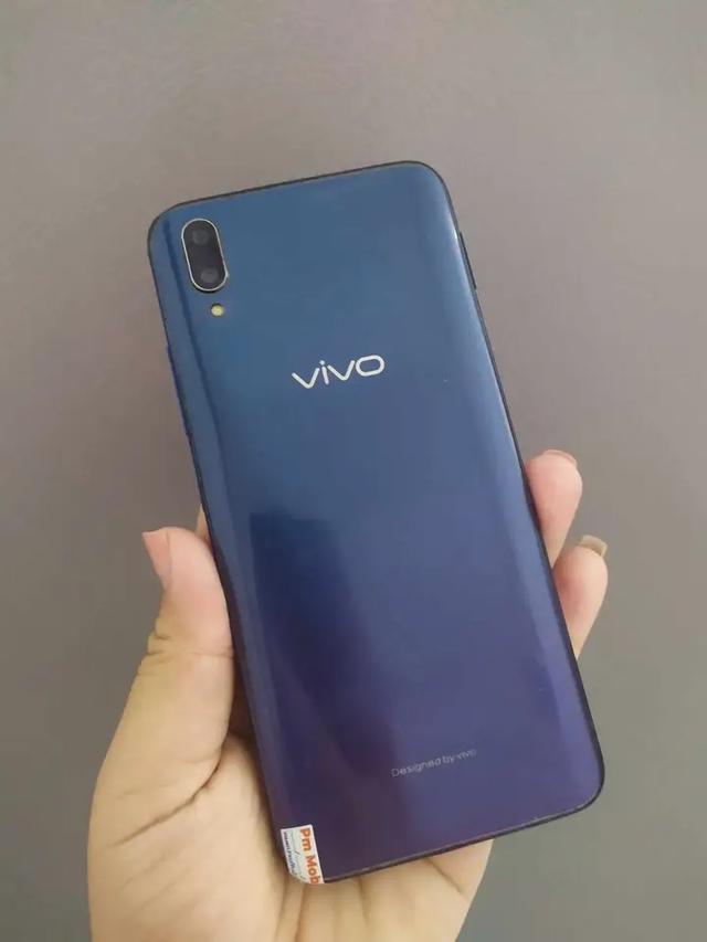 โทรศัพท์พร้อมใช้งาน Vivo V11 3